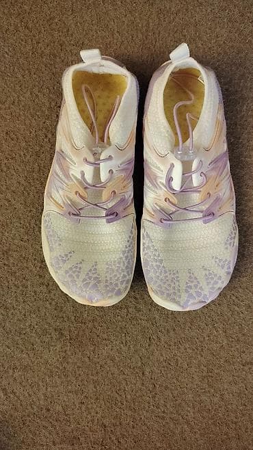 Minimalist idman ayaqqabısı – nəfəsalan, yüngül və çevik - Model