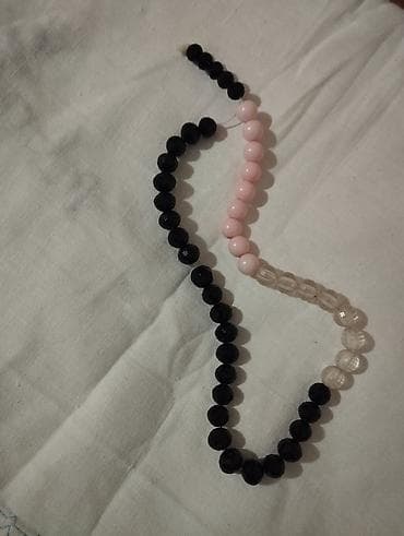 Eynəklər: Məhsul: Təsbeh dəsti (4 ədəd) Təsvir: - Ağ təsbeh: Oval-silindrik — 9