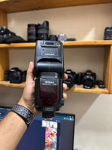 flaş: Nikon Speedlight SB-900 flaşı. Peşəkar fotoqraflar və studiya — 2