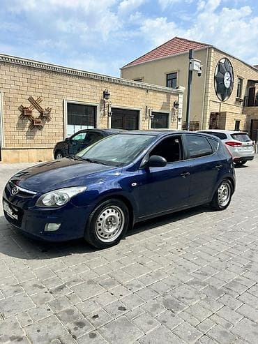 r15 disklər: Hyundai i30 hatchback - Kuzov: 5 qapılı hatchback - Rəng: tünd mavi - — 1