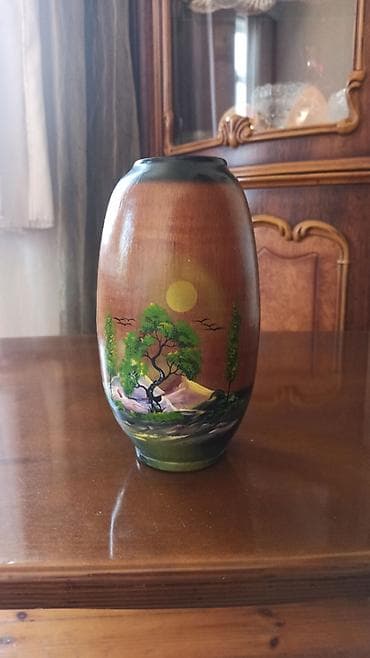 Китайская ваза,есть маленький скол но не видно lalafo.az -da Китайская ваза,есть маленький скол но не видно