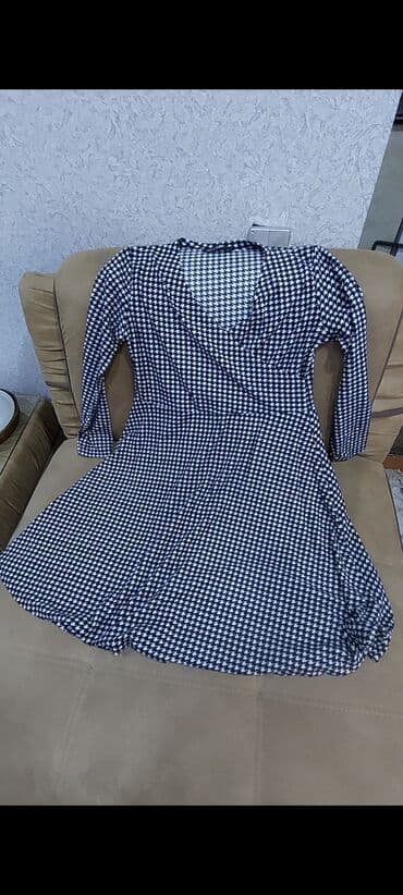 Cinslər: Qadın geyimləri. 5-7-10-15-20 azn. Xacmaz ve Bakıda yaşayanlar ucun — 2