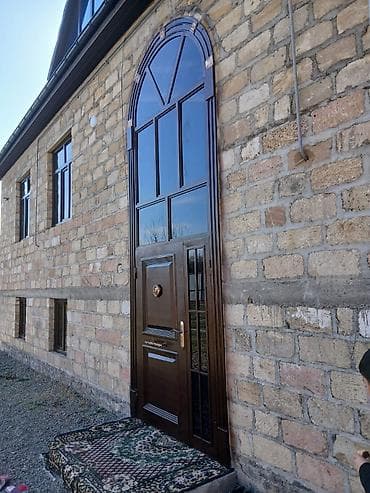 Qızdırıcı və isidicilər: Metall giriş qapısı – dekorativ şüşəli üst tağ pəncərə ilə - — 3