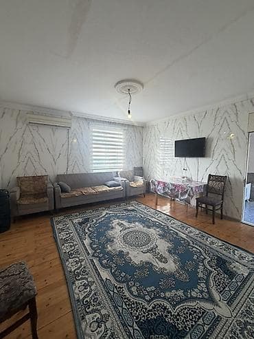 gencede ev: 3 otaqlı, 81 kv. m, Orta təmir — 1