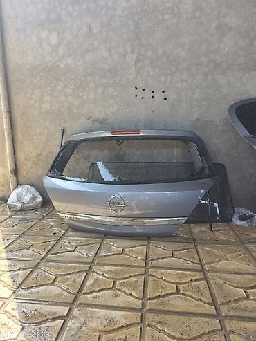 opel astra 2010: Opel Astra H(hatchback) üçün arxa baqaj qapağı - Model: Opel Astra J — 1
