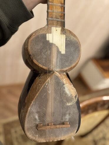 Saz: Məhsul: Tar (Azərbaycan xalq çalğı aləti) Təsvir: - Klassik 11 pərli — 11