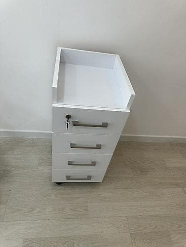Ofis üçün mebel. Kreslo ve skaf satilir. Hec bir problemi yoxdur — 3
