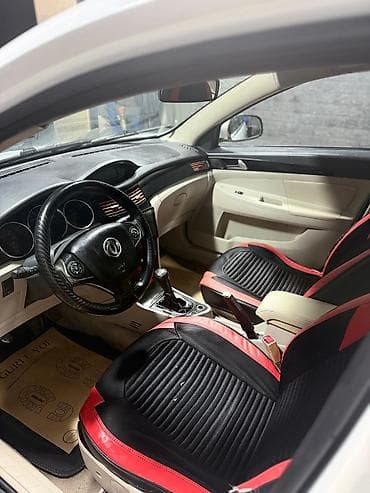 masin satisi kreditle: Dongfeng (DFM) S30, ağ rəngli sedan. Taksi buraxilisi var 3031 e qeder — 8