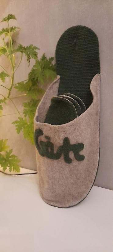 Felt qonaq terlikləri dəsti + asma dekor. - Dəst tərkibi: 3 cüt yaşıl