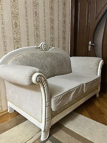 klassik divanlar: Klassik üslubda 3 parçalı yumşaq mebel dəsti - Tərkib: 2 nəfərlik — 3