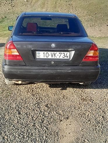 Mercedes-Benz C-Class: 2 l | 1996 il Sedan — 2