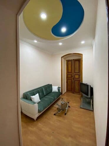 gəncə kiraye ev: Qız Qalasının yanında 3 mərtəbəli binanın 2-ci mərtəbəsində ümumi — 10