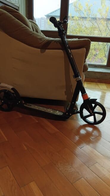 Maskalar, eynəklər: Şəhər üçün böyük təkərli skuter. İstifadə heç olunmayıb. - Rəng: qara — 3