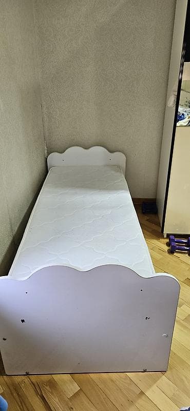 ucuz manej: Işlənmiş uşaq yataqı ortopedik matras,tumba,stol üstündə dest halında — 1
