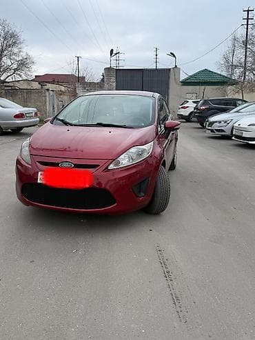 Ford Fiesta: 1.6 l | 2012 il 166000 km Hetçbek