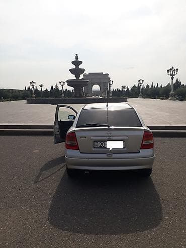 opel astra a h 2008: Opel Astra: 1.6 l | 2000 il 350000 km Sedan — 7