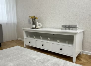 bosqab altligi: İşlənmiş, Düz TV altlığı, Polkalı, Taxtalı, İtaliya — 1