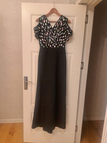 Şortlar: Hər biri 1 dəfə geyilib yeni kimidir. s ölçüdür. qiymət: 20 azn — 2