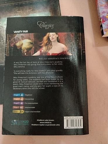 iphone 2 pro: Vanity Fair . B1 seviyye üçün İngilis dilində bədii kitab . stage 3 — 2