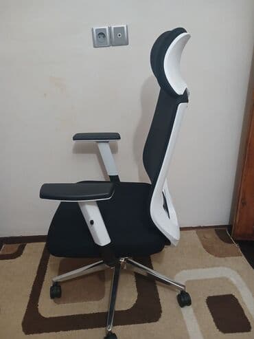 Kireslo təzədi alinib işlənməyib çarxları var yelənir çox rahat lalafo.az -da Kireslo təzədi alinib işlənməyib çarxları var yelənir çox rahat