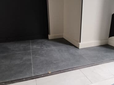 mermer kafel: Bu döşəmə kirəmiti müasir görünüşə malikdir və müxtəlif interyerlərə — 3