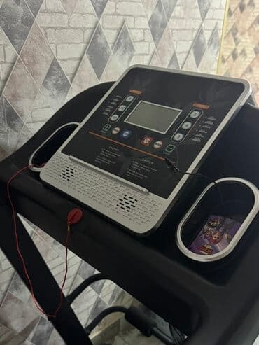 qaçış aleti teze kireditle: Qaçış trenajoru – çoxfunksiyalı ev fitnesi üçün - Rəqəmsal konsol — 2