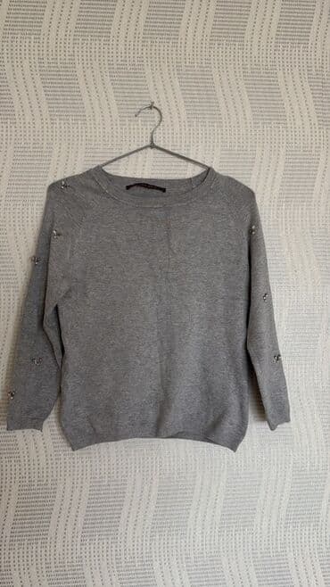 женские футболки и майки в полоску: Qadın geyimləri dəsti 1) Boz trikotaj sviter - Rəng: açıq boz - — 1