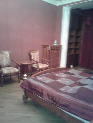 9 ci mikrorayon satilan evler: 4 otaqlı, Yeni tikili, m. 28 may, 250 kv. m — 2