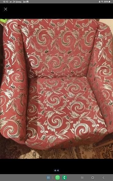 Stul 6 eded biri 25 manat Divan iki kreslo 30 manat guzgu 15 manat — 5