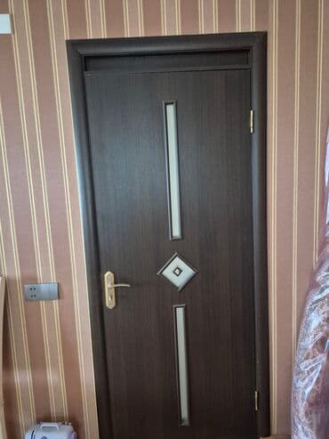 Qonaq otağı üçün İşlənmiş Otaq qapısı 90x220 sm Naliçnik ilə, Zəmanətsiz, Ödənişli çatdırılma