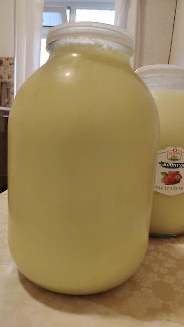 Məhsul: 3 litrlik şüşə bankada təmiz kərə yağı. iyi qoxu yoxdur