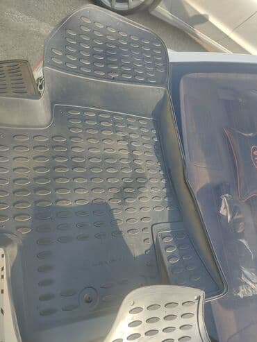 kia rio aksesuar: Avtomobil üçün ayaqaltı, İşlənmiş, Rezin, Kia Rio, Ünvandan götürmə — 6