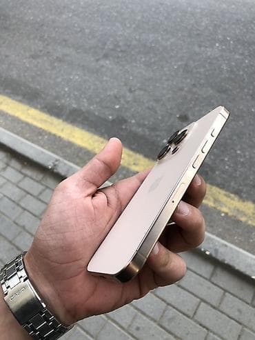 Elektronika: IPhone 16 Pro — 3