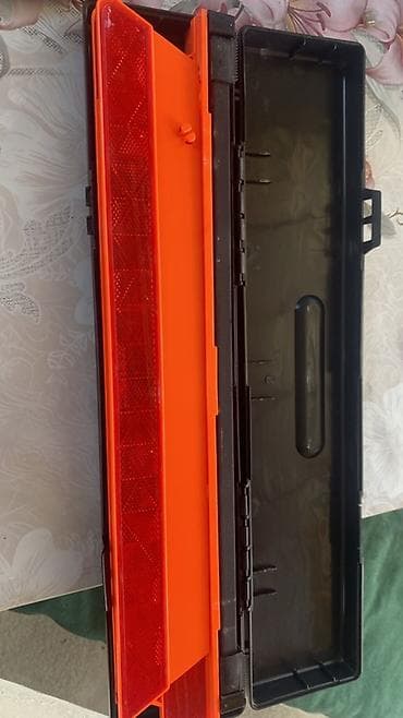 Pajero arginsl üşbucaqAvtomobil üçün xəbərdarlıq üçbucağı (reflektor)