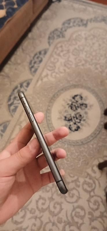 d 90 nikon: IPhone 11, 64 GB, Qara — 3