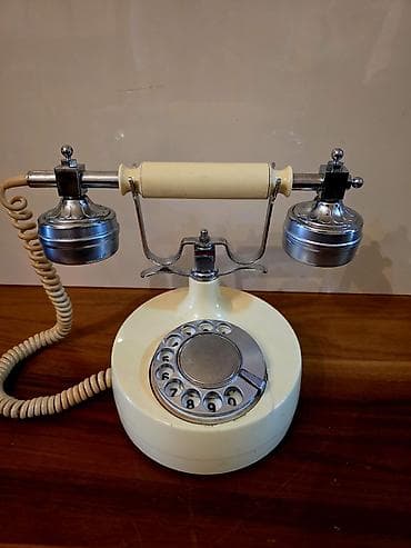 Stasionar telefon Simli