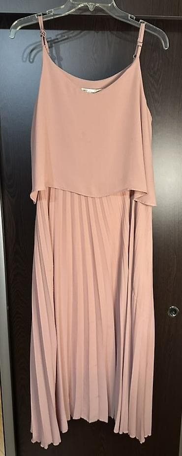 Zərif pudra rəngində uzun paltar - Model: nazik askılı, V-yaxalı -