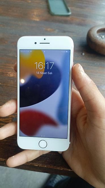 IPhone 7, 32 GB, Rose Gold, Barmaq izi