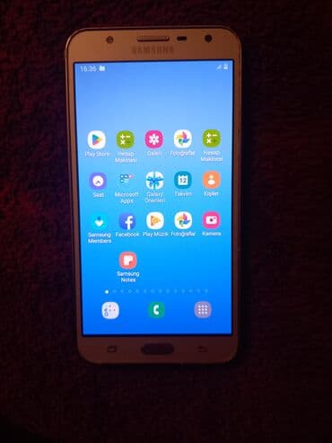 Apple iPhone: Samsung Galaxy J5, 8 ГБ, цвет - Серый, Две SIM карты — 1