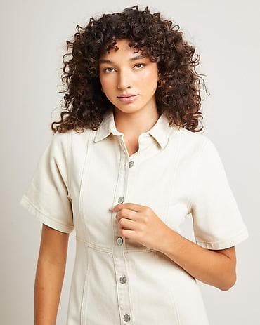 düyməli cins ətəklər: Qadınlar üçün düyməli mini denim don - Rəng: krem/ekru - Model — 4