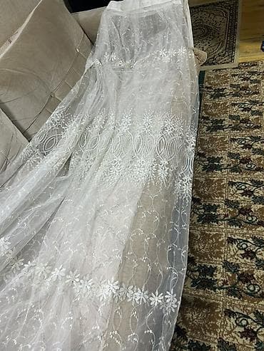 Tül pərdə - Rəng: ağ, şəffaf - Material: incə tül, üzərində zərif