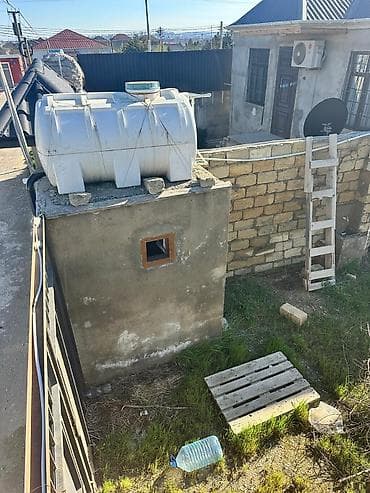 gence emlak: Torpaq sahəsi və yardımçı tikili - Şəxsi həyətyanı sahə, daş hasarla — 2