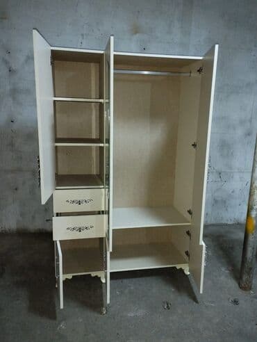 isqaf: Yeni, Açılan, 3 qapılı Düz dolab, Dolab-asılqan — 6