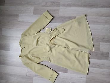 beli: - Məhsul: Qadın paltosu/plaş - Rəng: Açıq sarı (pastel ton) - Model — 2