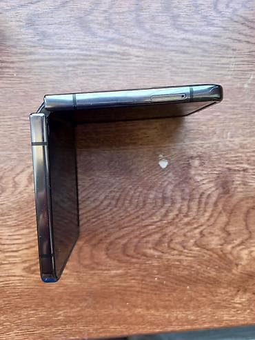 samsung bluetooth: Samsung Galaxy Z Flip 5, цвет - Черный, Отпечаток пальца — 4