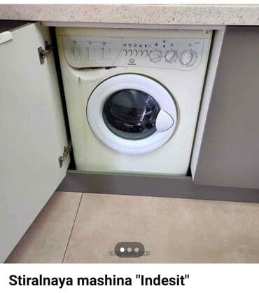 Srochno! Stiralnaya mashina "Indesit" model W125TX. V rabochem