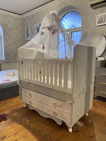 besikler instagram: Oğlan və qız üçün, Dördbucaq, Beşik, Matras ilə, Yellənmə mexanizm ilə — 3