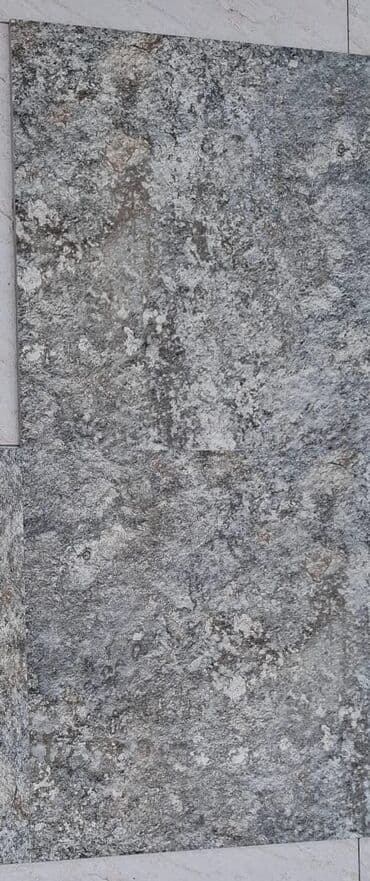 qranit: Granit plitələr – boz/qara tonlarda, təbii damar və kristal — 1