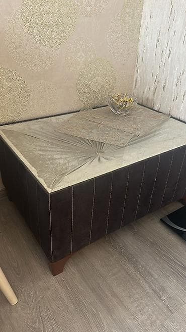 sinif jurnali: Künc divan, Qonaq otağı üçün, Açılmayan — 2