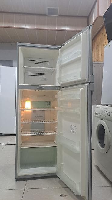 plyonka satisi: 2 qapılı Toshiba Soyuducu Satılır, rəng - Gümüşü — 2